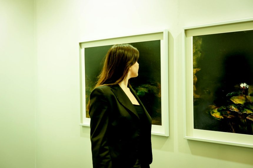 ... art crime that's deliberately less exciting than the events that inspired it. That 1972 theft took place at the Worcester Art Museum in ...