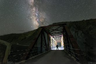 A mysterious glow is coming from the middle of our galaxy – and scientists say it could help explain the universe | The diffuse glow of gamma rays towards the heart of the Milky Way has been unexplained for decades. But researchers believe that it could be the result of colliding pieces of dark matter, or the spinning of ...