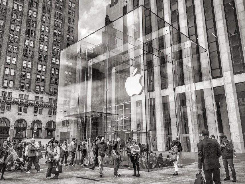 Apple, Caught Between U.S. and China, Pledges Investment in Both - The New York Times | Weeks earlier, Mr. Cook had met with President Trump at the White House and promised to invest ... investment, the commerce minister, Wang Wentao, told ...