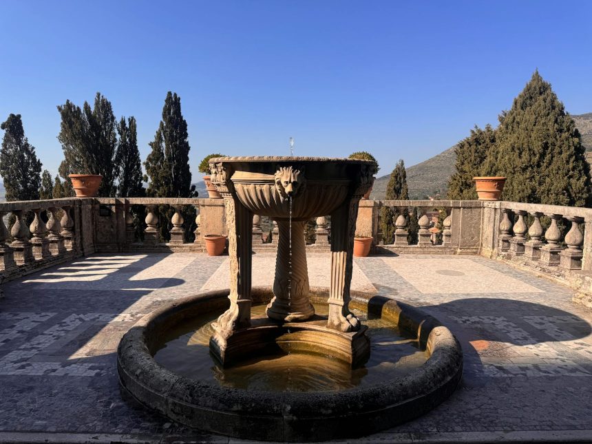 Secret Bookshop Fountain: Uncover History & 2025 Event!