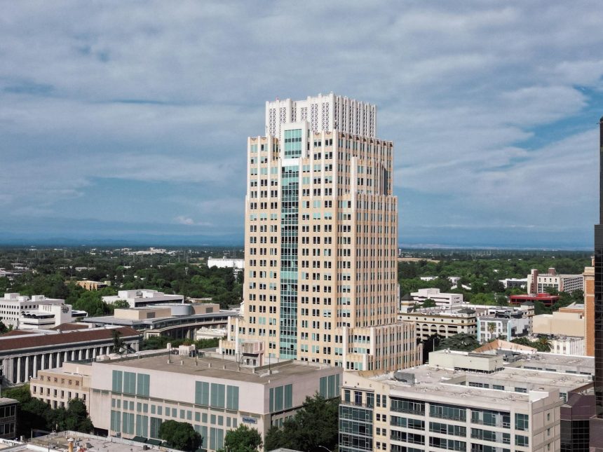 Wells Fargo hires syndicate banker for SSA expansion - Global Capital | Wells Fargo has hired an experienced syndicate banker to help grow its business with SSA issuers outside of the US. ... BondAuction platform partners ...