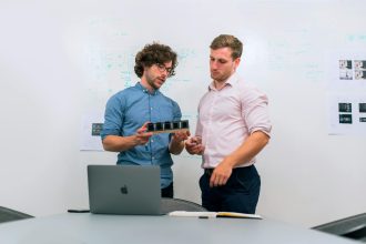 AI Product Development: 7 Keys to Launching Innovative Solutions Fast