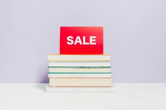 It can recognise hidden correlations across hundreds of economic variables: oil prices, supply-chain delays, consumer sentiment, and even weather data ...