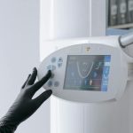 Explainable Edge Orchestration Interface for Healthcare Systems