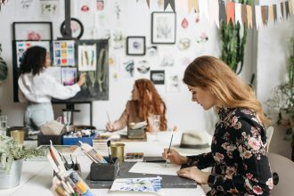 Art Schools Thrive: 5 Reasons Applications Are Soaring with AI