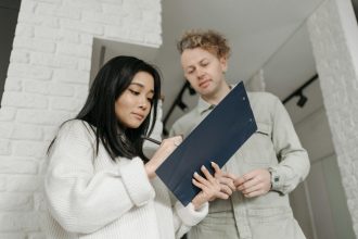 Privacy-Preserving closed-loop neurostimulation protocol for Human-Computer Interaction