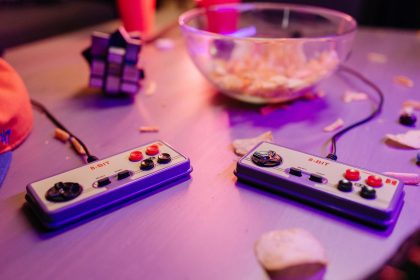 Open-World neuromorphic chips control policy for AR/VR/XR
