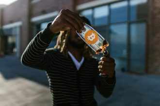 Cooperative Decentralized Identity for Edge/IoT: A Benchmark