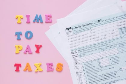 Elders Chae Hyun-guk and Kim Jang-ha: Sages of Our Time | Chae Hyun-guk, a philosophy graduate, was also a successful entrepreneur who ranked within the top 10 individual income tax payers nationwide during ...