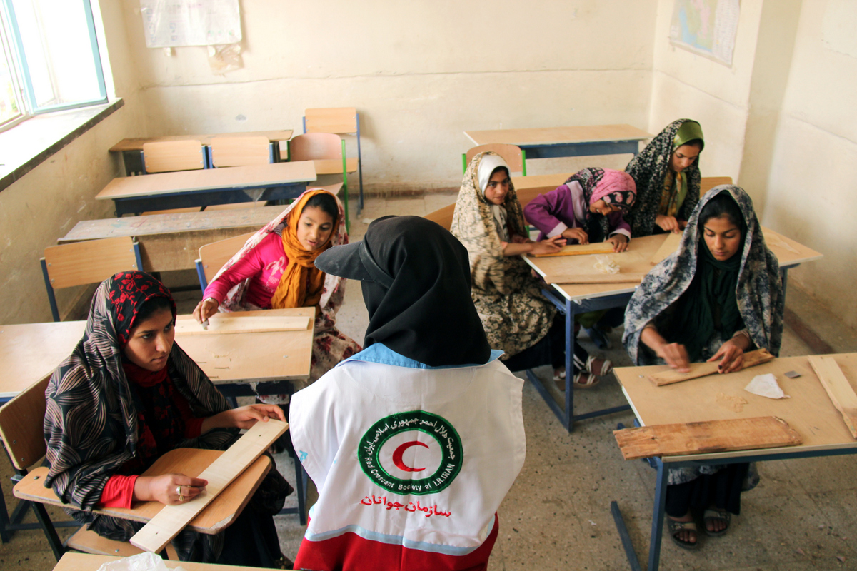 10th_students_Crescent_camp_of_University_of_Nishapur_09