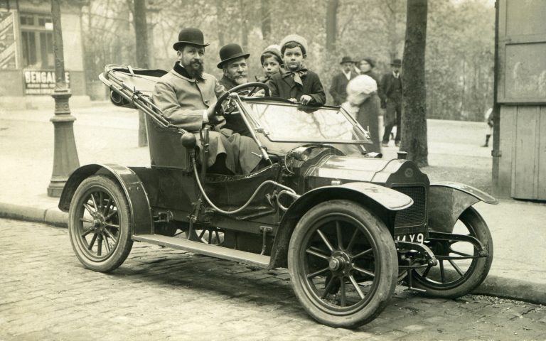 A_Brouhot_car_in_Paris2C_1910