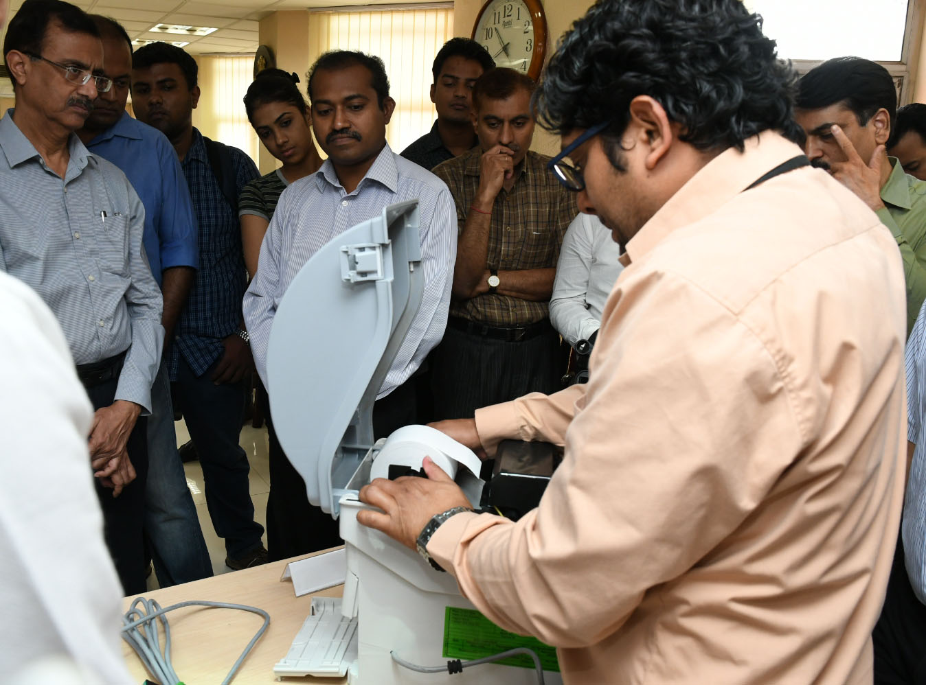 A_political_party_delegation_being_explained_about_the_functioning_of_the_Voter_Verifiable_Paper_Audit_Trail_28VVPAT29_machines2C_in_New_Delhi_on_June_032C_2017
