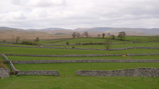 Above_Shap_-_geograph.org_.uk_-_1882612-4