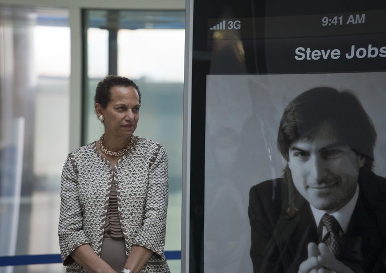 Ambassador_Betty_E._King_at_Steve_Jobs_Exhibit_Opening