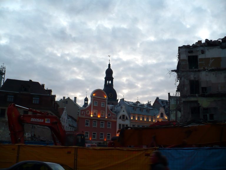 Demolation_of_Riga27s_Technical_university_building2C_May_2009_-_panoramio-7