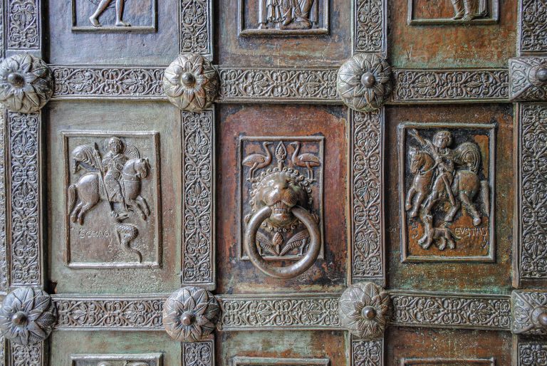 Door_handle_with_lino_in_Ravello2C_Italy-1