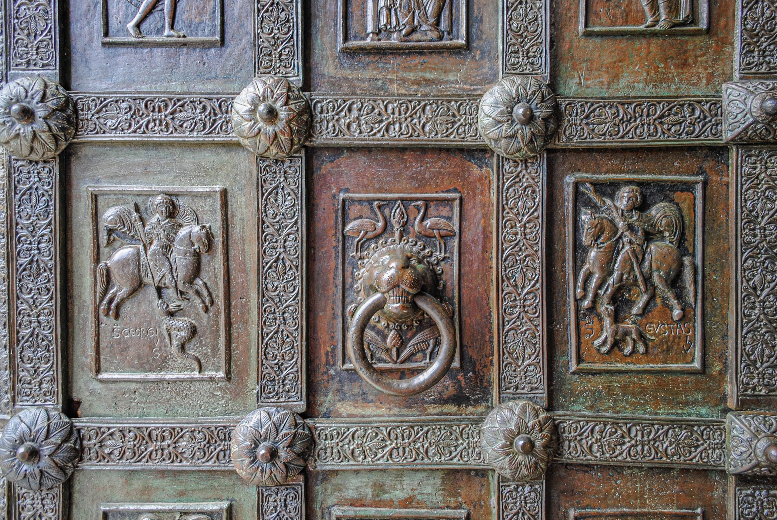 Handling updates to feature schemas requires automated triggers that flag existing documentation for necessary revisions. Door_handle_with_lino_in_Ravello2C_Italy-1