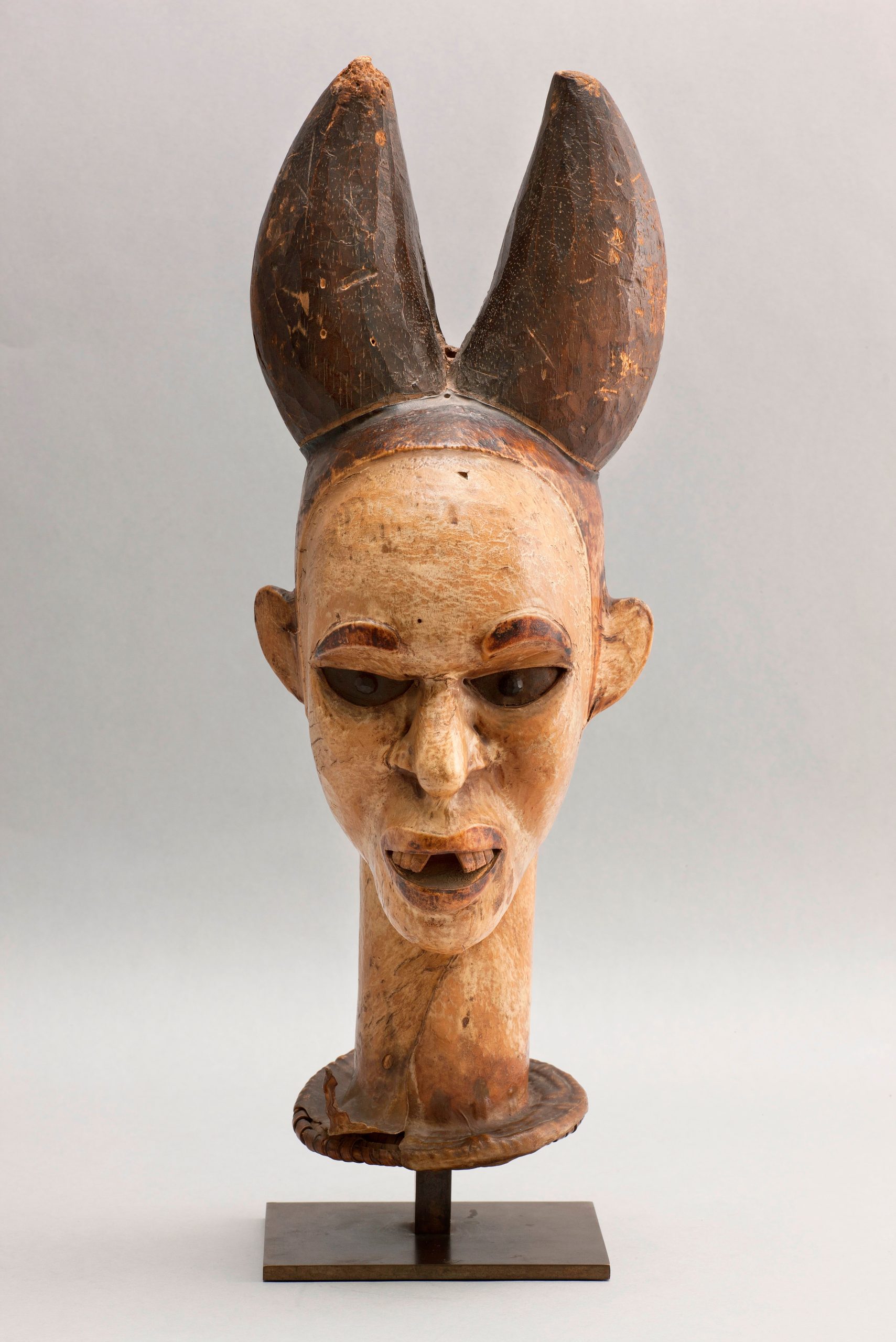 Raccolte_Extraeuropee_-_PassarC3A9_00095_-_Maschera_cimiero_Ejagham_-_Nigeria-1