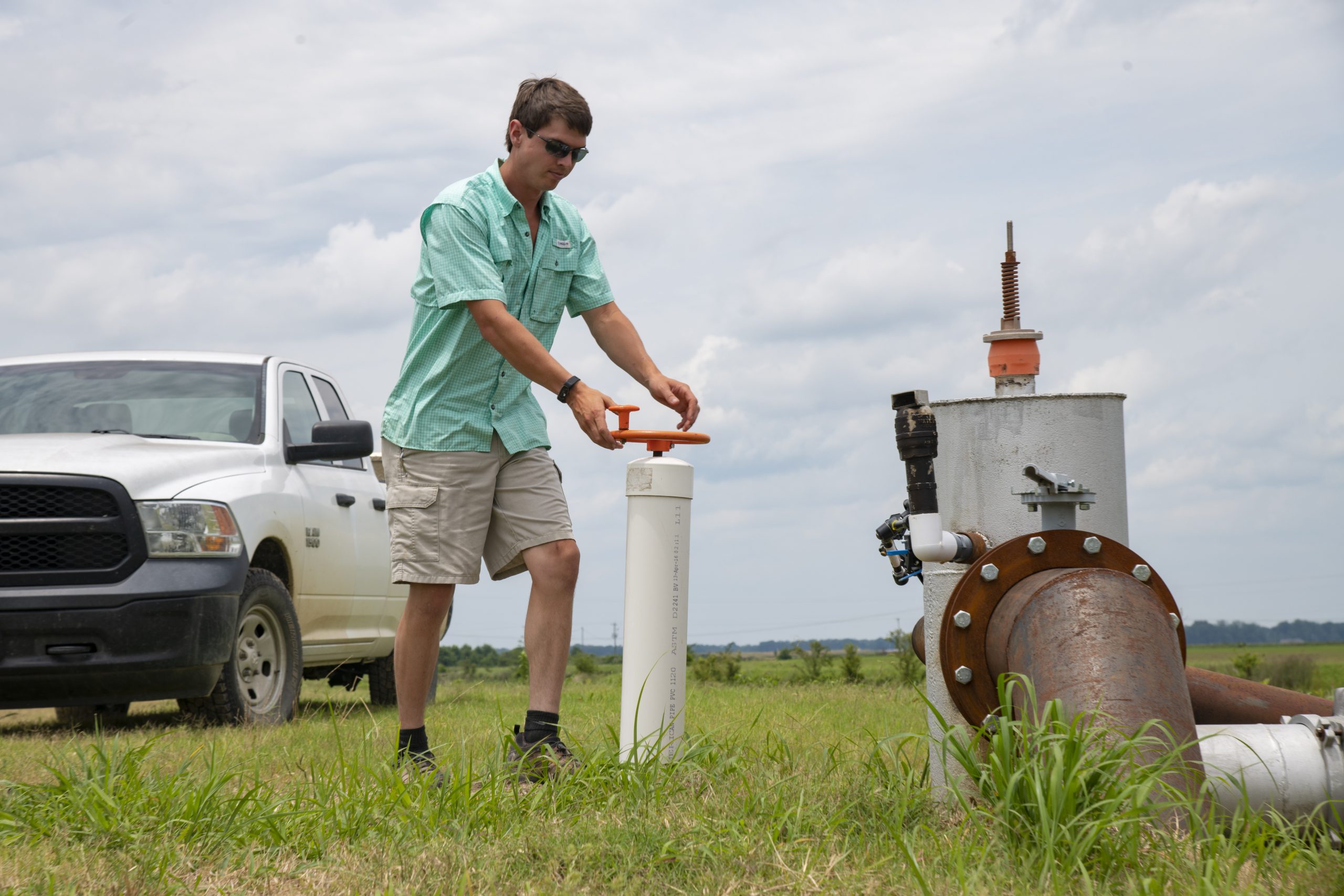 Seidenstricker_Farms-Reservoir-Irrigation-Precision_Land_leveled_fields_2820190625-NRCS-LSC-026229